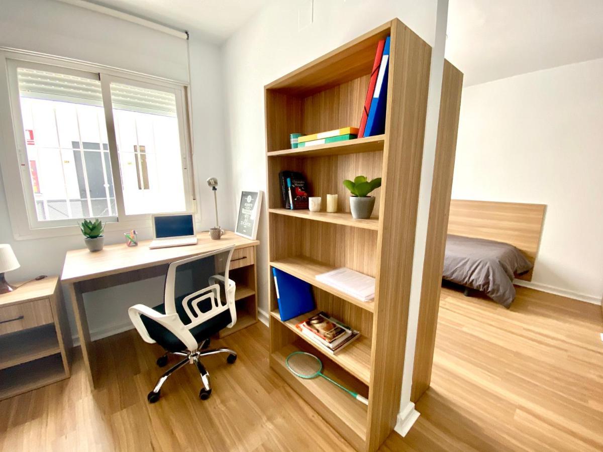 Micampus Malaga Student Residence Exterior photo