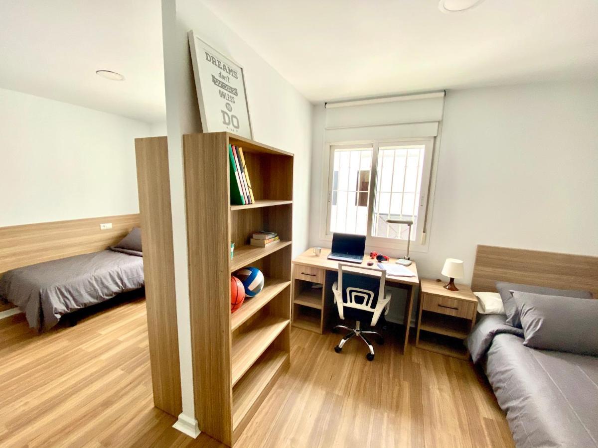Micampus Malaga Student Residence Exterior photo